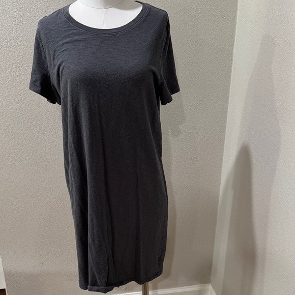 Universal Thread Dresses & Skirts - Universal Thread Casual Charcoal Gray T-Shirt Dress